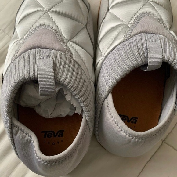 Teva Women's Reember Satinya Moccasin - Picture 10 of 11